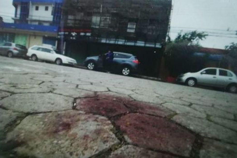 Así luce la calle en la que anoche ocurrió el tiroteo que acabó con la vida de Nelson Mauriel.