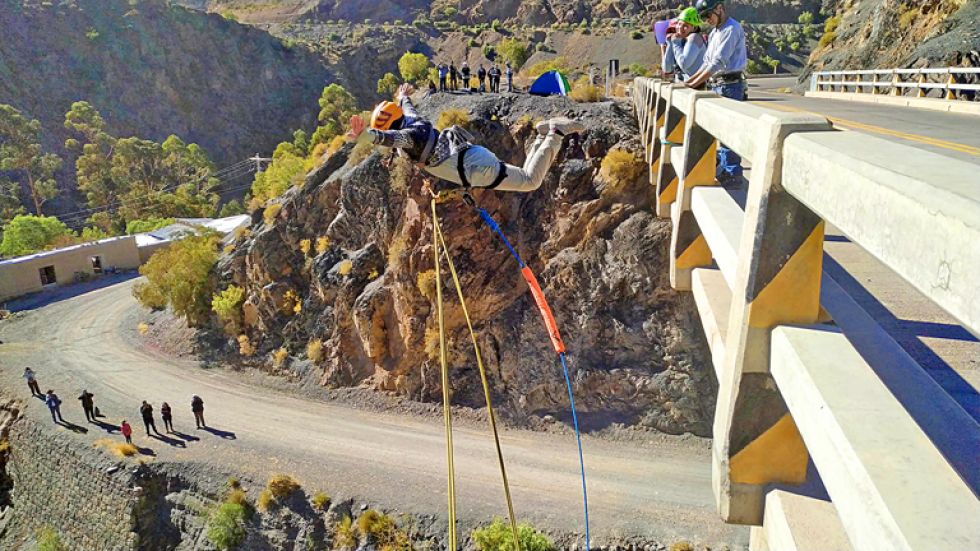 Primer “salto del diablo”: ¡Puenting en Yocalla!