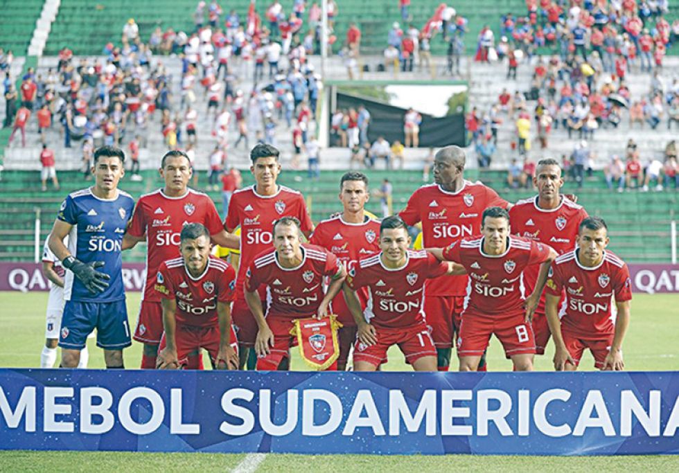 El quipo cruceño es el único representante nacional que sigue en carrera en un torneo internacional.