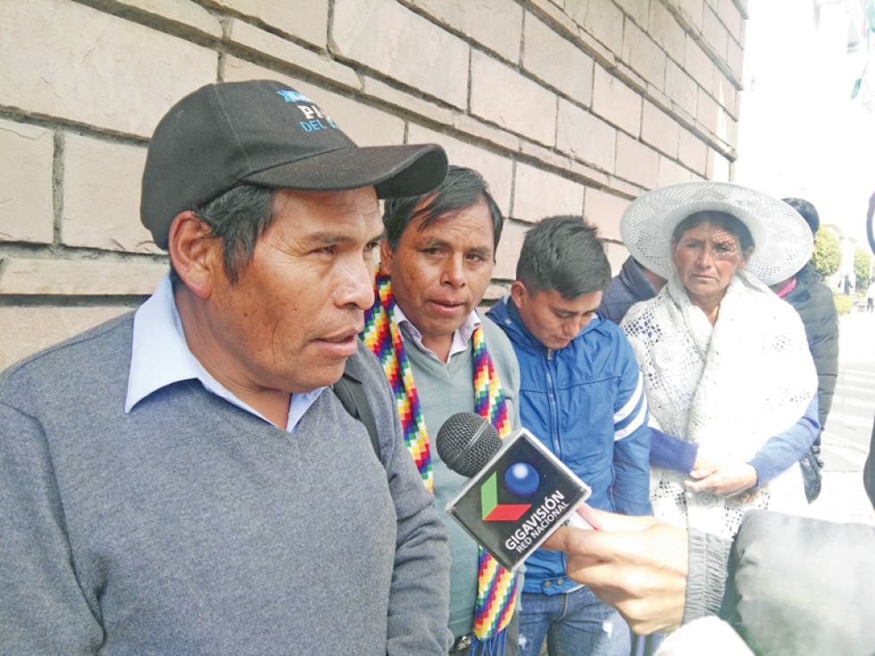 GESTIÓN. La representación del barrio Los Álamos de Villa Rivero en Sucre.