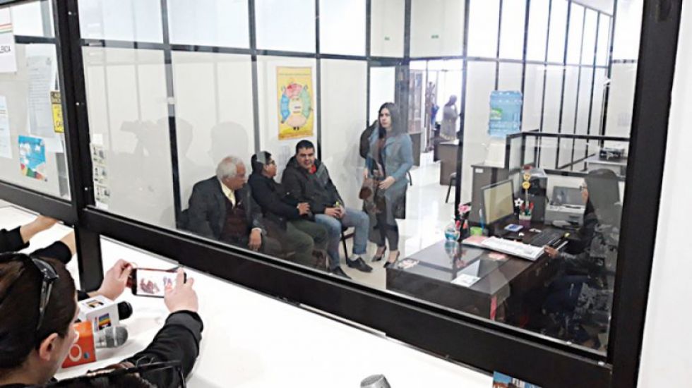 El exjuez de Cotoca Federico Jiménez Rúa, cuando compareció ante una jueza de anticorrupción.