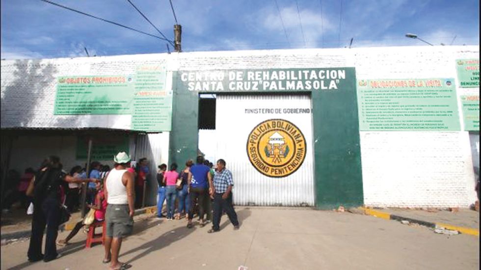 detenidos. El exgobernador y exsecretario de la cárcel Palmasola no estarán recluidos en ese penal por razones de seguridad.