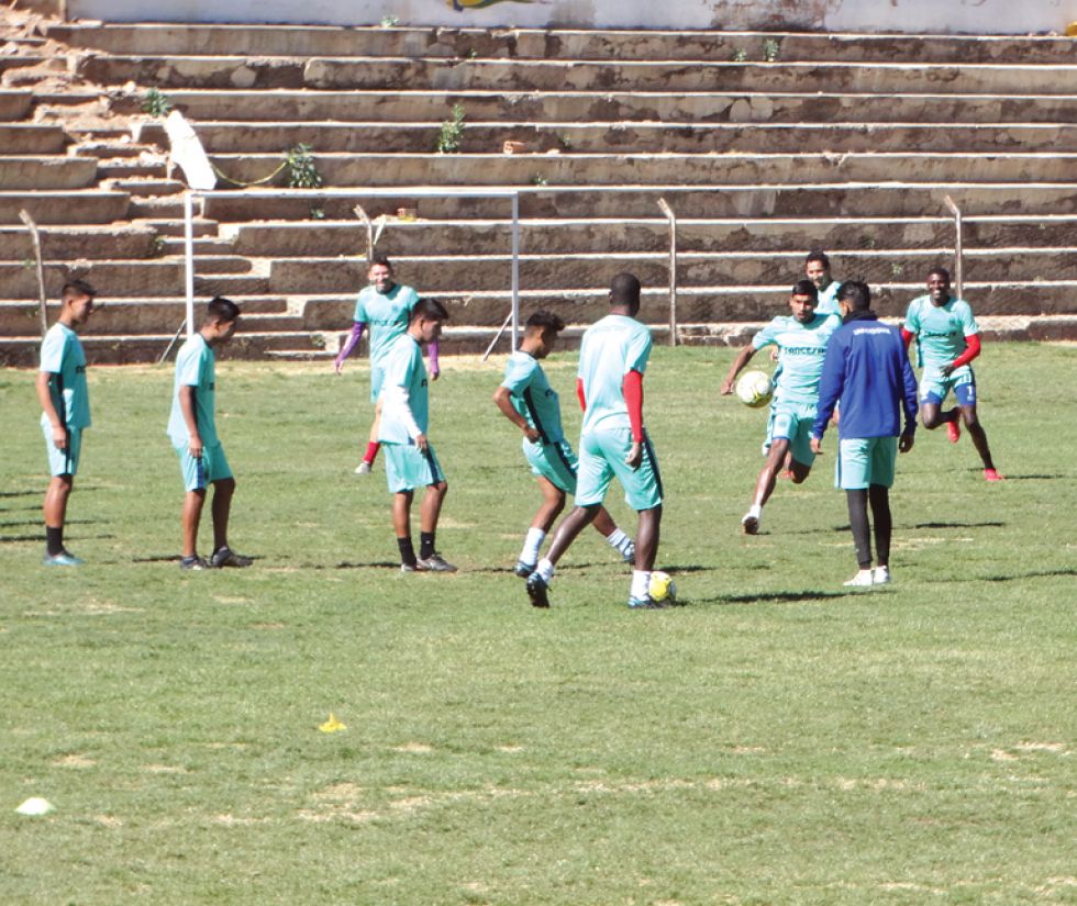 El equipo estudiantil retornó a los entrenamientos ayer, después de caer el sábado por la Copa Simón Bolívar.