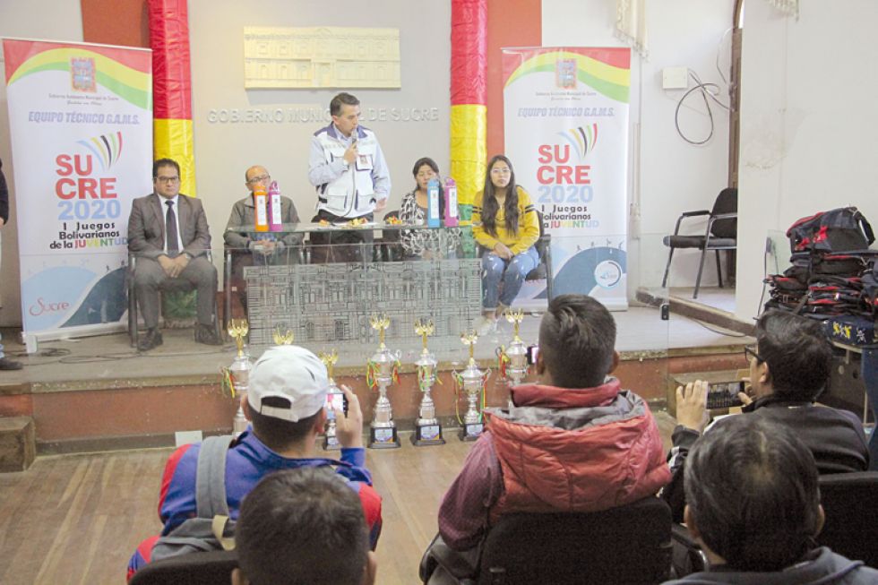 Ayer fueron presentados los dos campeonatos de tenis de mesa que se desarrollarán a partir de mañana en Sucre.