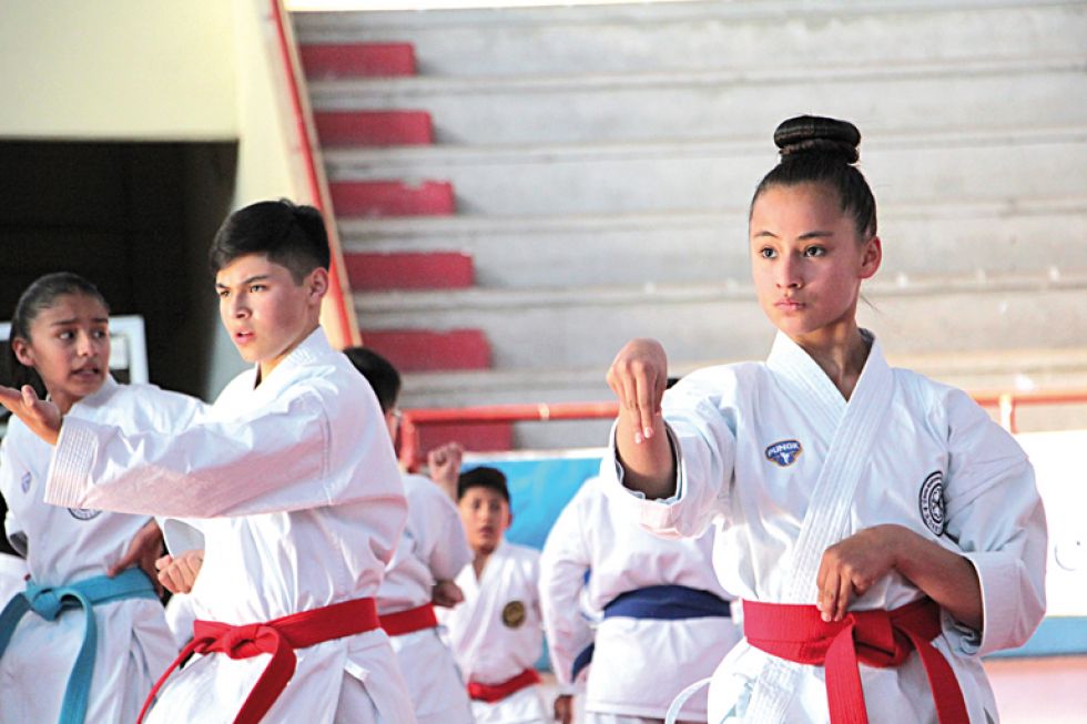 Pruebas de Kata en la primera jornada del torneo nacional infantil de karate.