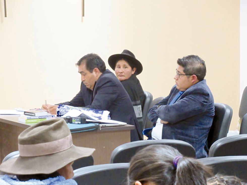 INVESTIGADA. La concejala Juana Maldonado mira a las cámaras durante la audiencia de apelación de ayer.