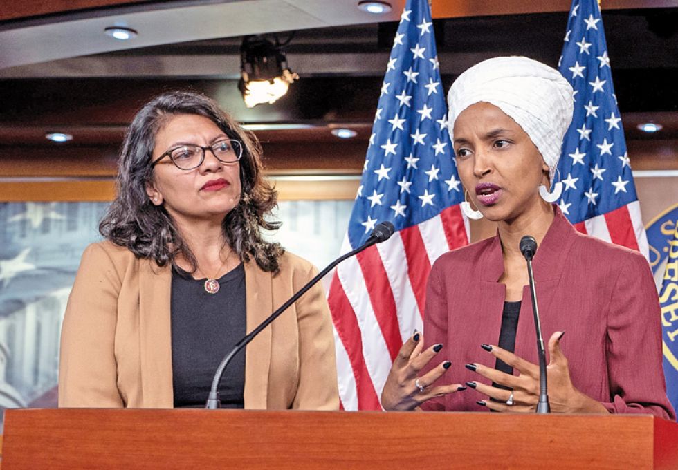 REACCIONES. Ilhan Omar (d) y Rashida Tlaib hablan sobre la decisión del gobierno de Israel de impedirles su ingreso a ese país.