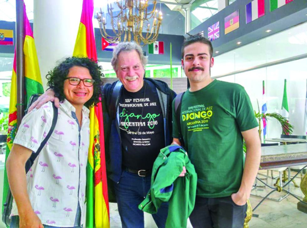 MÚSICOS. El violinista Gustavo Orihuela y los guitarristas Ricardo Pellicán y Santiago Leavy.