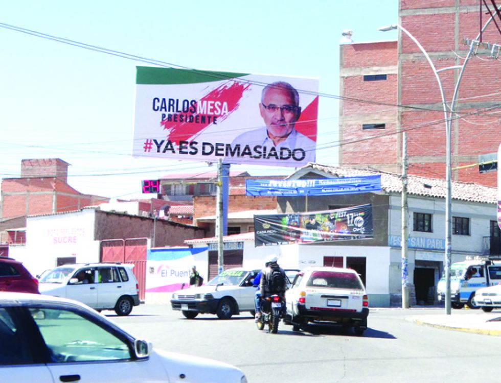 SUCRE. Los candidatos comenzaron con sus campañas y propagandas políticas en las calles.