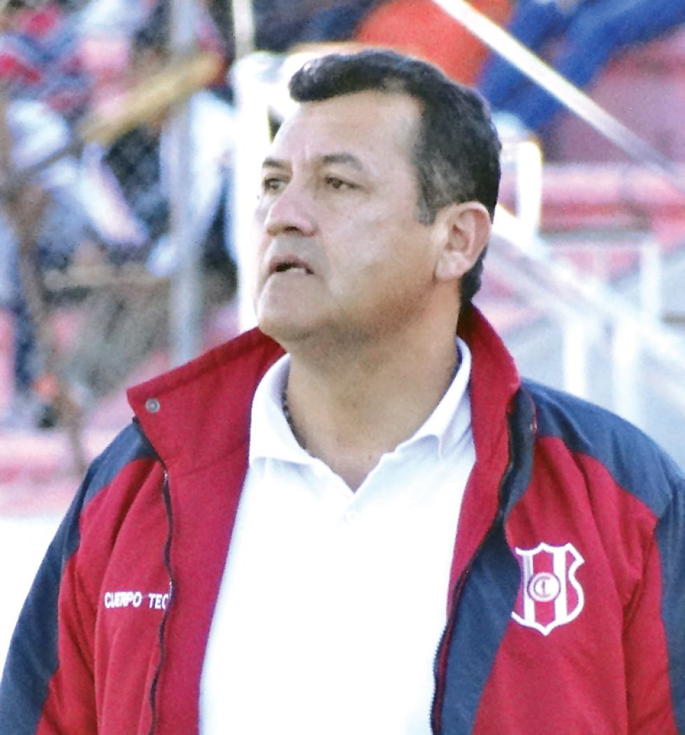 El camireño Javier Vega, sustituirá en la dirección técnica la brsileño Sandro Coelho.