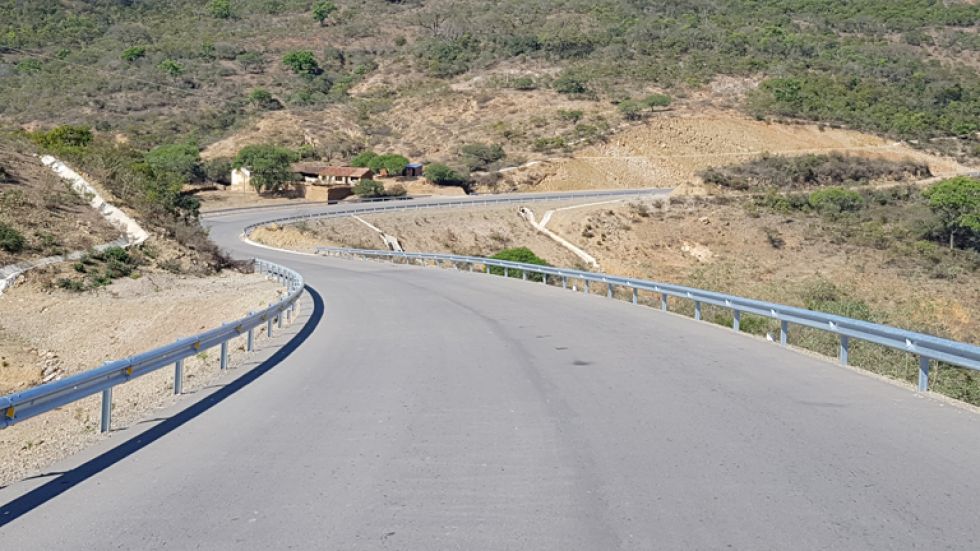 CARRETERA. El 84% del tramo Padilla-El Salto ya tiene pavimento asfáltico, además gran parte de la ruta ya cuenta con sistemas de seguridad y drenaje, solo falta señalización.