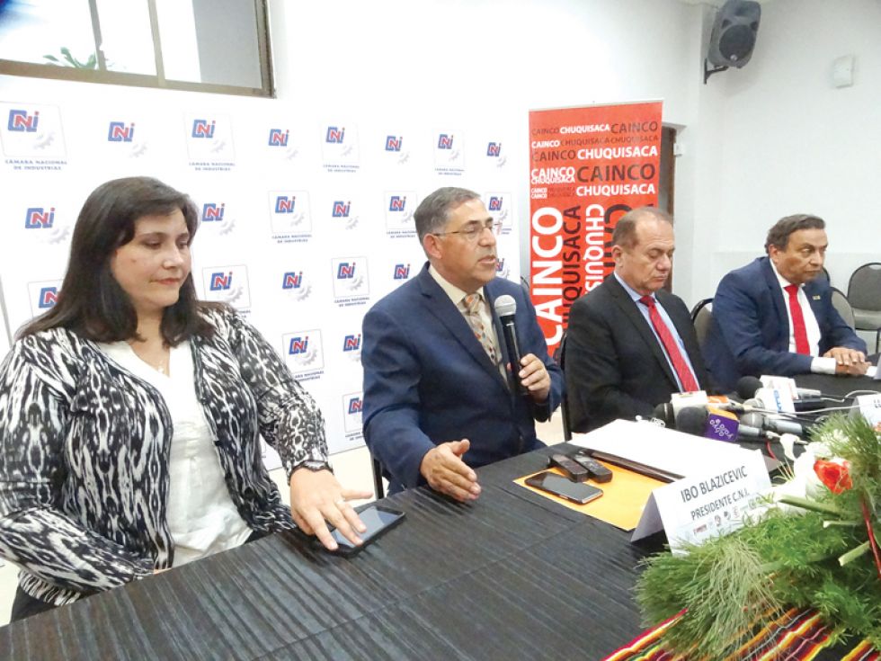 CONFERENCIA. Representantes de los sectores industrial y empresarial del país.