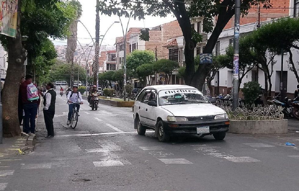 Taxis, mototaxis y bicicletas comienzan a circular con mayor frecuencia pese a los bloqueos.