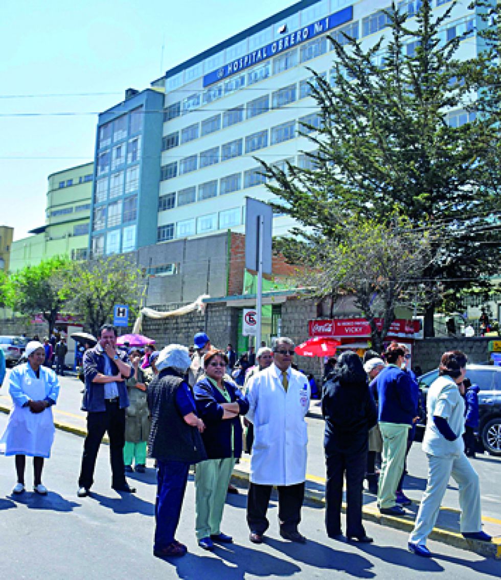 PROTESTA. Una imagen de la huelga que mantienen los médicos colegiados en La Paz.