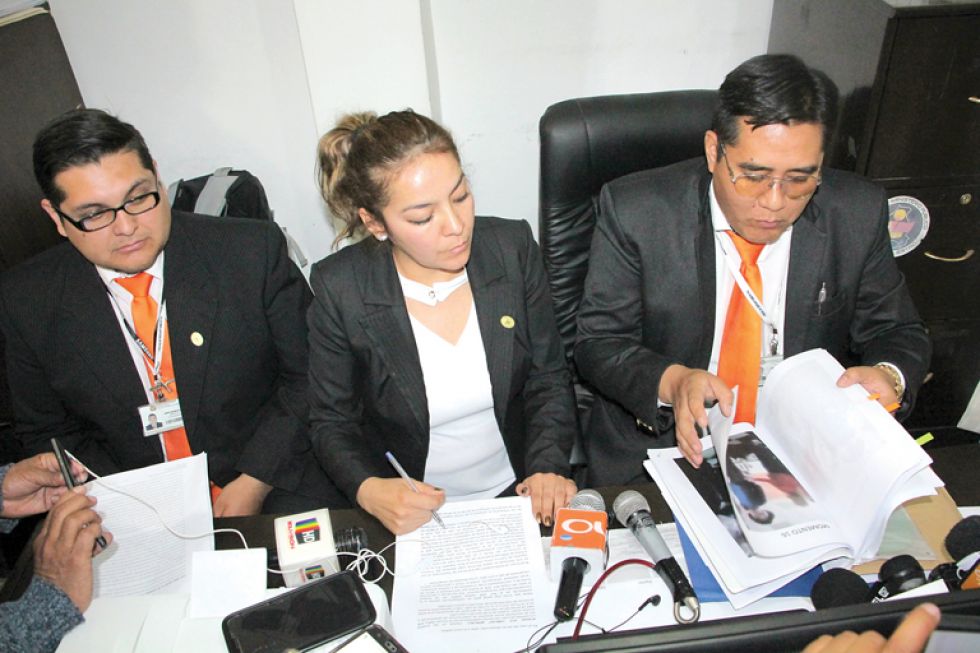 COMISIÓN. Los fiscales Roberto Maidana, Luz Belinda Romero y Juan Carlos Trigo estuvieron a cargo de la investigación por abuso sexual.