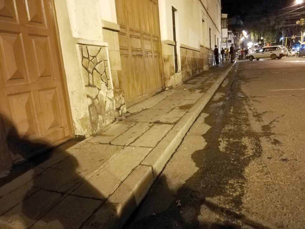 CONTRASTES. El entusiasmo de los más pequeños y los desmanes en calles céntricas.