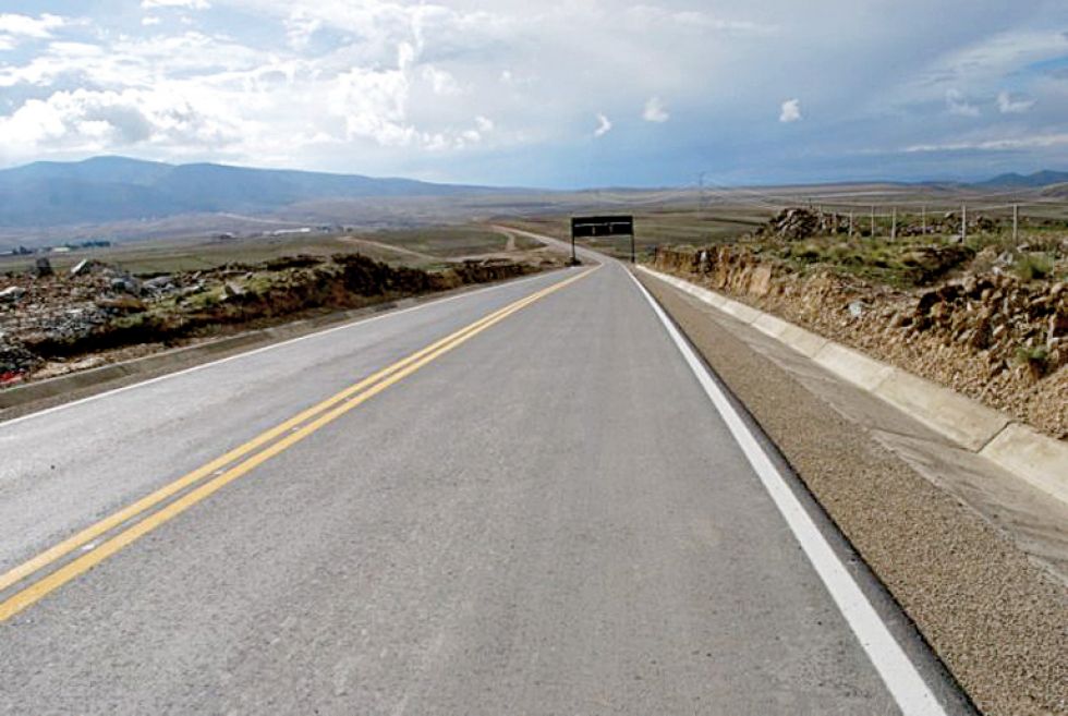 transporte. Una vista de la vía Potosí-Chuquisaca-Tarija construida por empresas brasileñas.