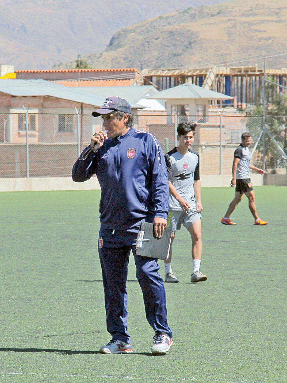 El estratega argentino dirigirá su séptimo partido al frente de la “U” en la Copa Simón Bolívar.