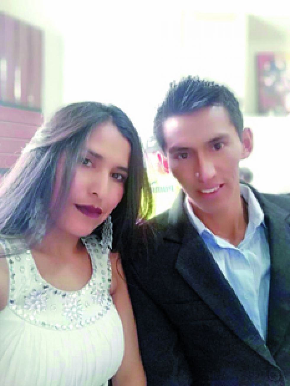 COMPROMISO. Delfina y Jhonny en la celebración de su casamiento en lo civil el 12 de este mes.