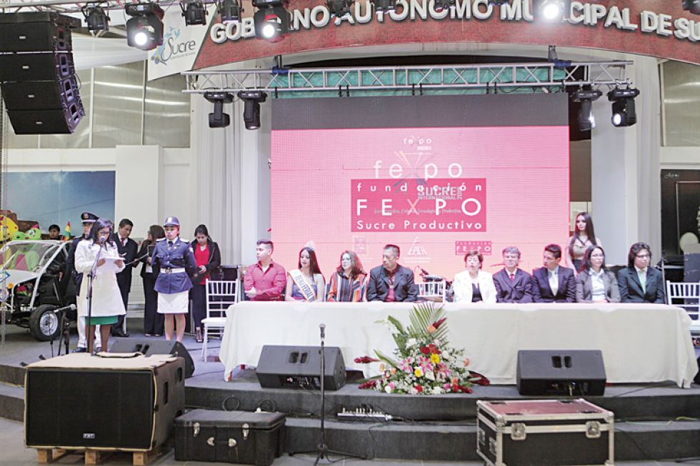 Mirando al Bicentenario de Bolivia en 2025, la Fexpo Sucre Internacional 2019 fue inaugurada anoche en el Campo Ferial de Lajastambo
