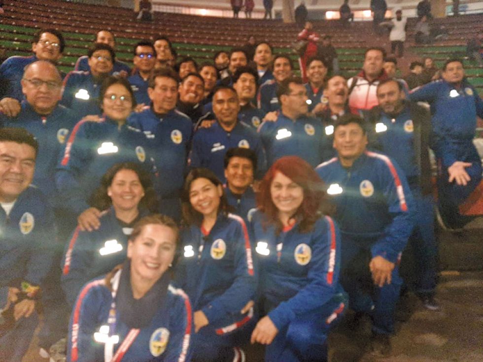 Delegación de docentes de la USFX.