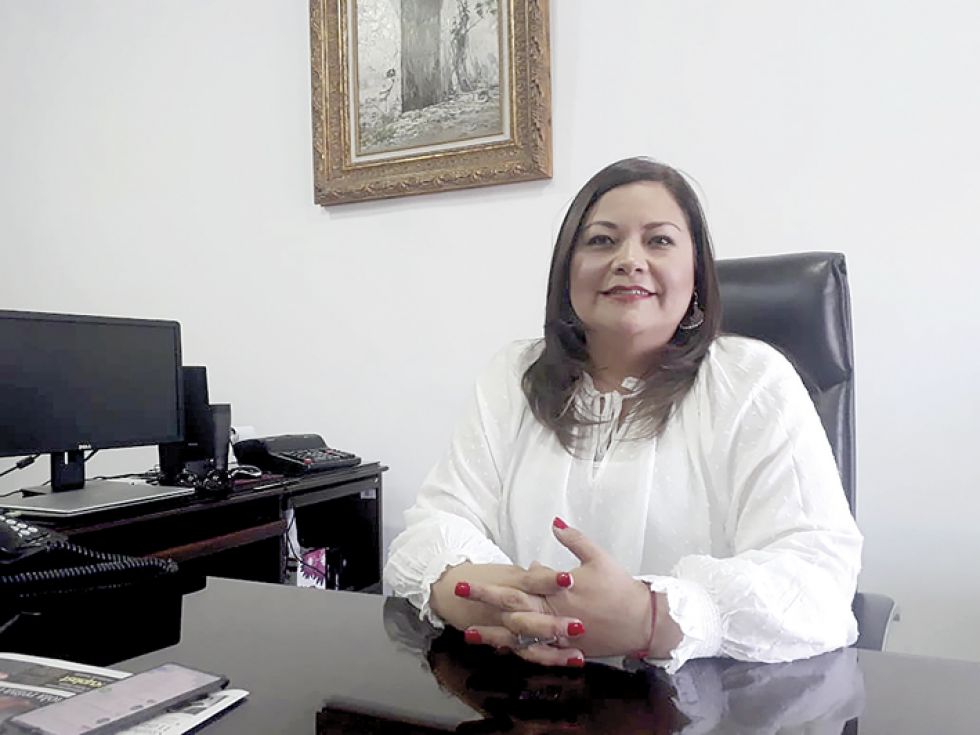 SEGUROS. La gerente regional Selemy Lascano.