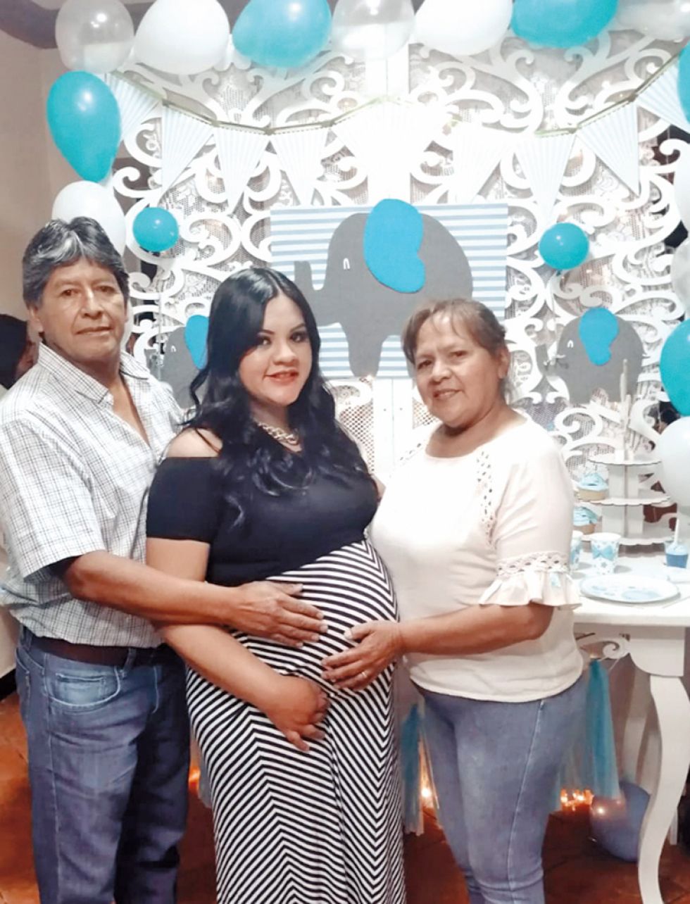Gualberto Pizarroso, Karen Pizarroso  y Sonia Sierra.