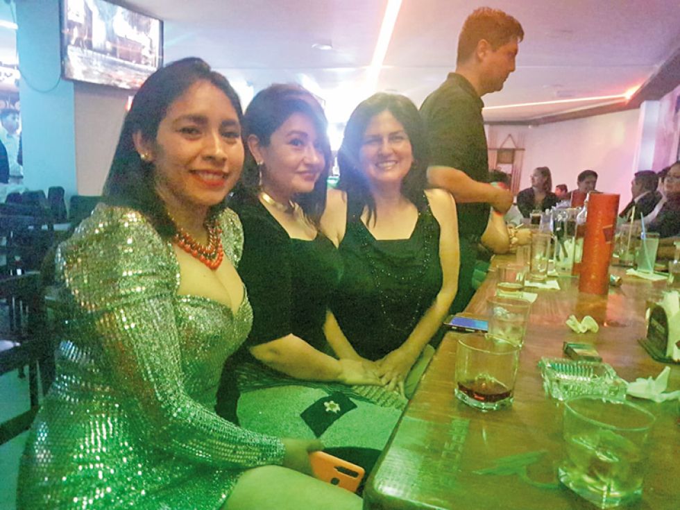 Mayra, Paola y María Jesús.