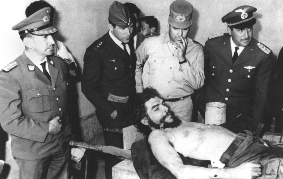 Vallegrande, 9 de octubre de 1967. Cuerpo sin vida del guerrillero Ernesto "Che" Guevara. Alberto Díaz