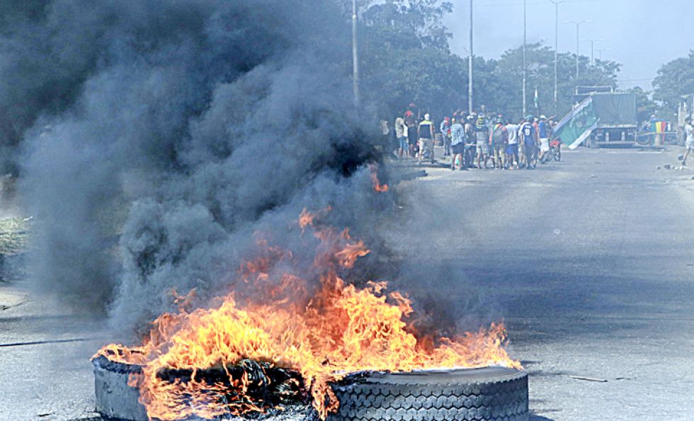 SITUACIÓN. Las movilizaciones ciudadanas de protesta en el municipio cruceño de La Guardia, ayer.