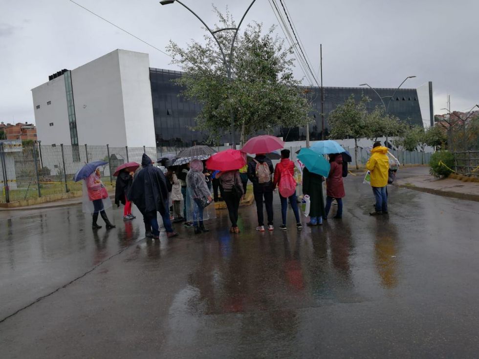 El Tribunal Departamental de Justicia de Chuquisaca y el bloqueo durante la jornada de ayer.