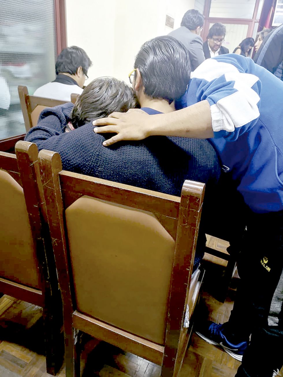 PROCESO. Familiares de Aldahir Céspedes estuvieron en las dos audiencias de ayer en La Paz.