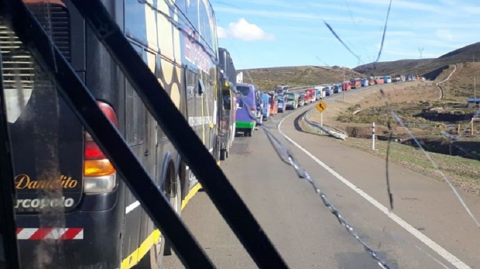 La caravana decidió volver a Oruro. 
