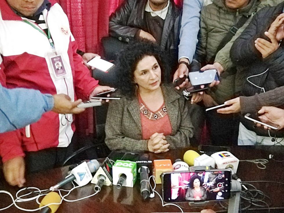 ELECCIÓN. La presidenta del Concejo Municipal, Rosario López, fue elegida para asumir el cargo de alcadesa de Sucre.