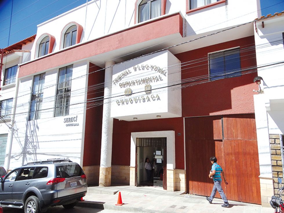 OFICINAS. Edificio del Tribunal Electoral Departamental, antes de que fuese incendiado el 21 de octubre, tras las elecciones generales.