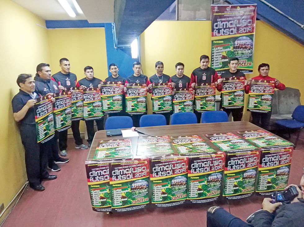 El campeón del fútbol de salón de Chuquisaca en la presentación realizada ayer, en las oficinas del Sedede.