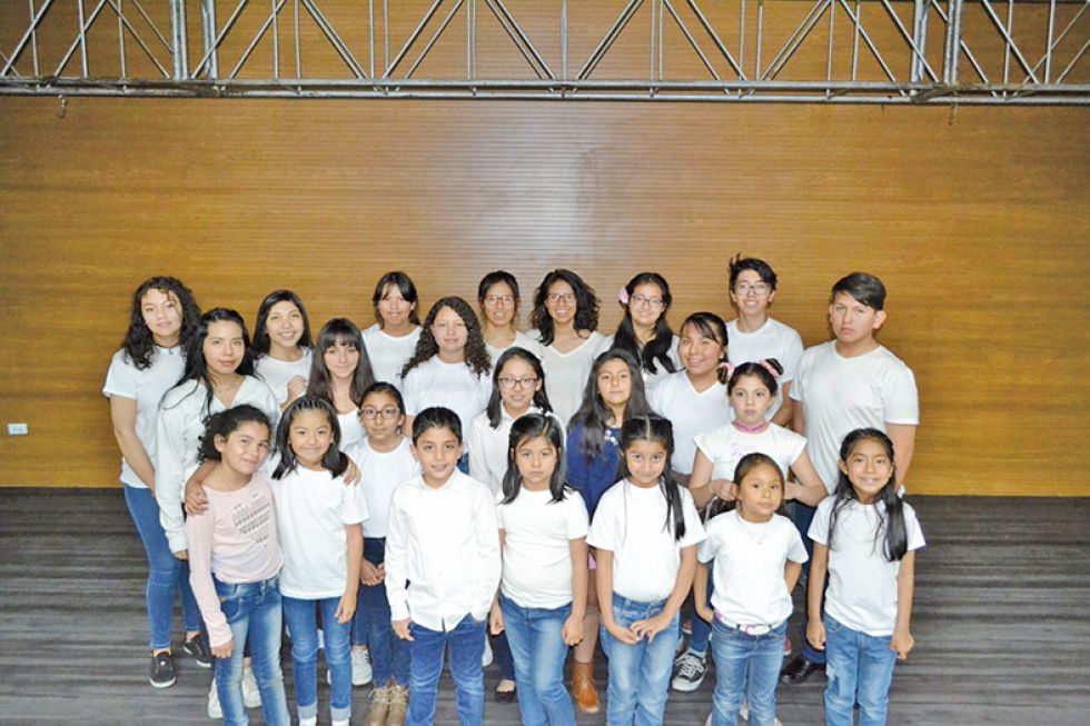 Integrantes de la Academia Coral Dolce Canto.