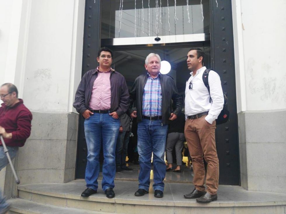 Costas al salir de declarar en la Fiscalía General del Estado, hoy, en Sucre.