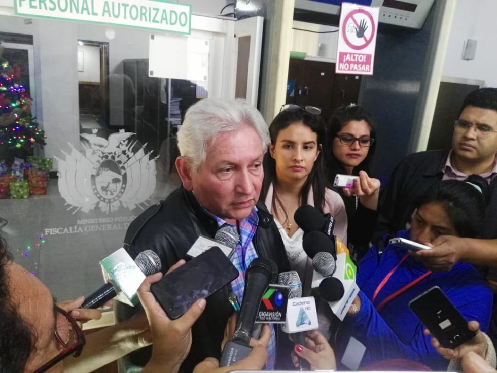 El gobernador de Santa Cruz, Rubén Costas, en Sucre.