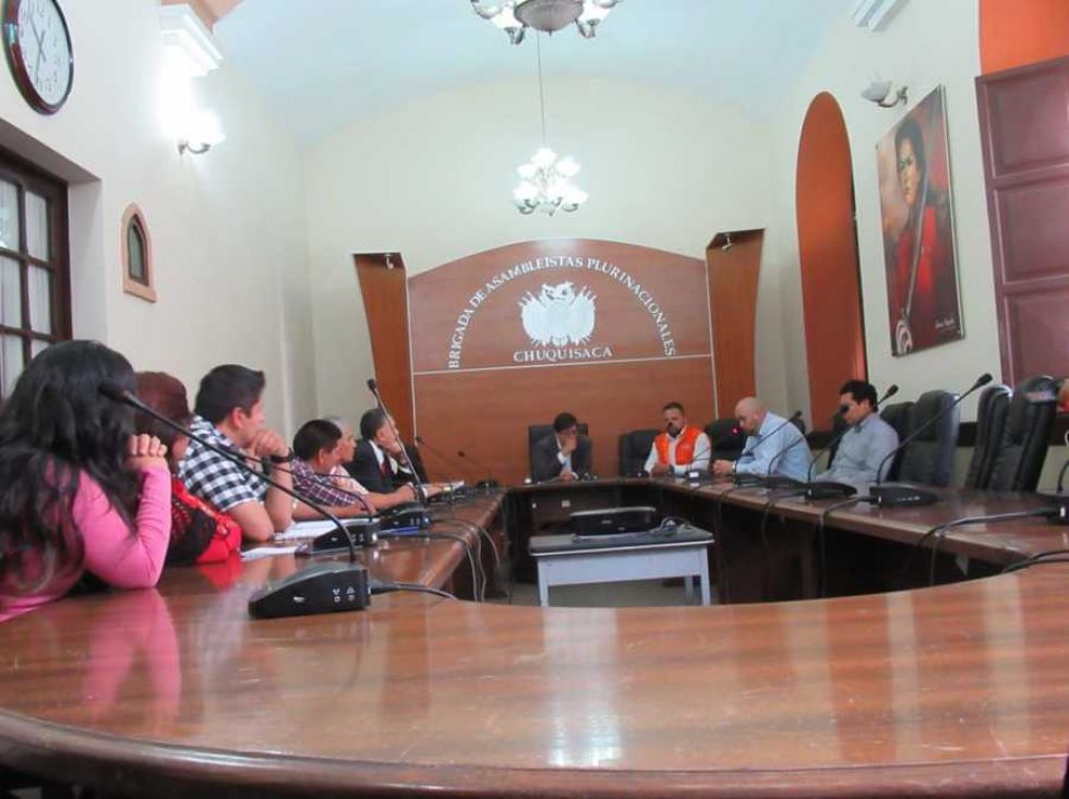 Autoridades locales y nacionales se dieron cita en Sucre para conversar con las petroleras que operan en Chuquisaca.