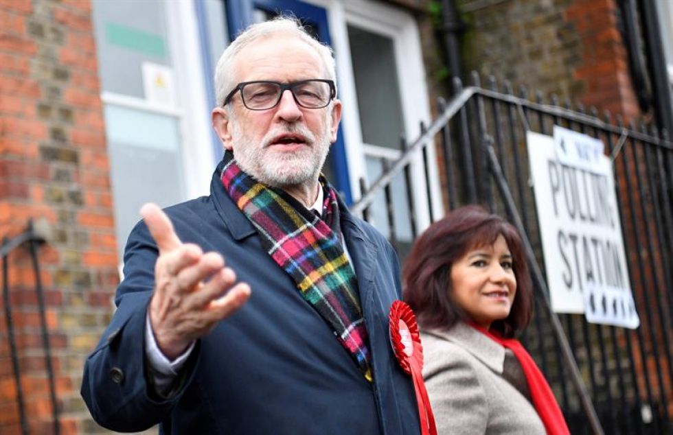 El líder laborista, Jeremy Corbyn, se vio obligado a renunciar a su liderazgo tras los pobres resultados electorales.