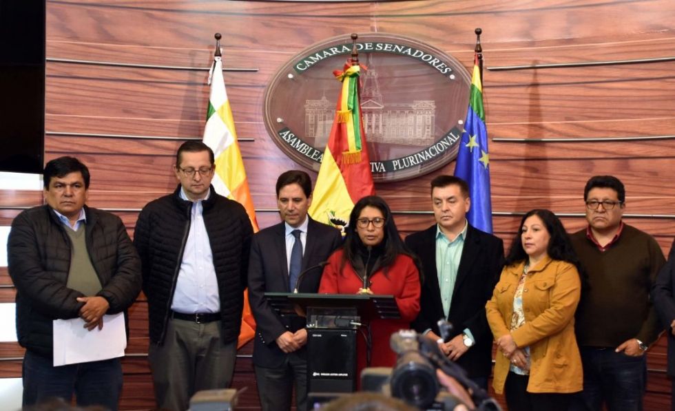 La conferencia de prensa entre legisladores y el vocal del TSE Salvador Romero.