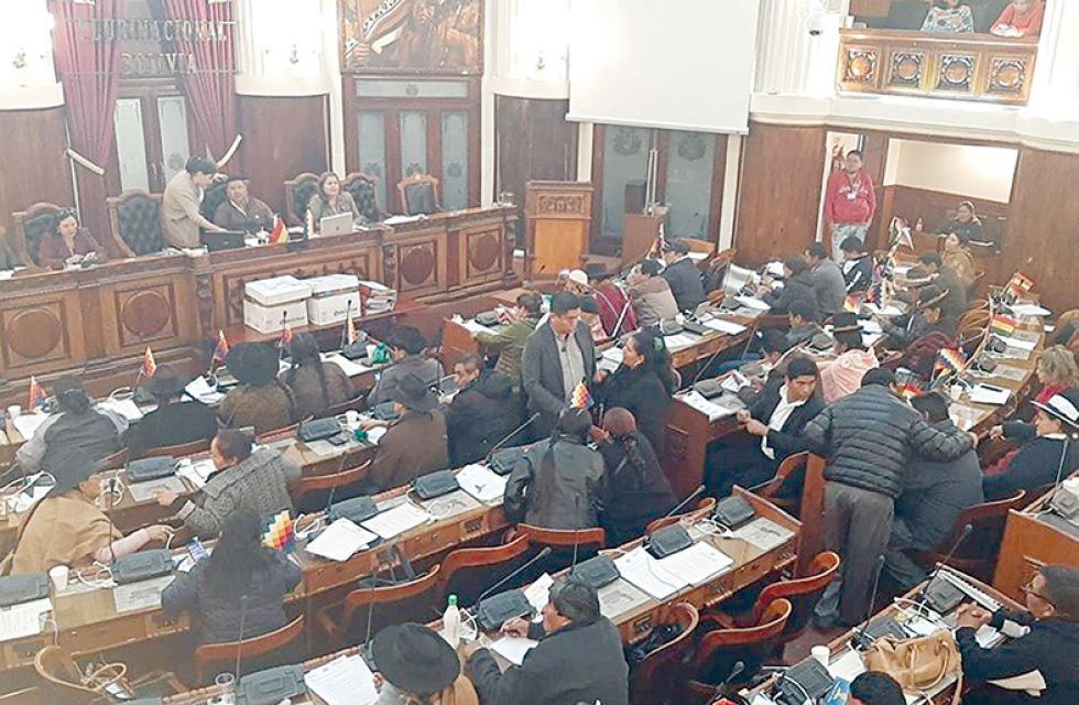 SESIÓN. La Cámara de Diputados por unanimidad decidió aplazar sin fecha el tratamiento de las ternas de Chuquisaca.