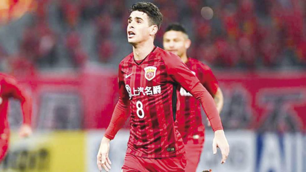 Oscar, uno de los futbolistas mejor pagados celebra uno de los goles de su equipo Ulsan Hyundai.
