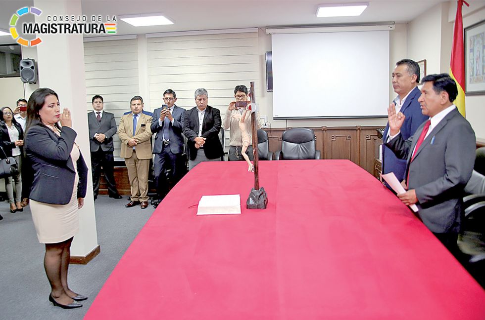 POSESIÓN. La nueva autoridad asumió el alto cargo por decisión de Sala Plena.