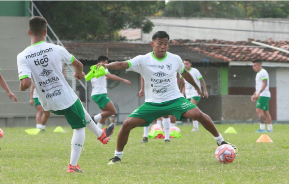 Al mando de César Farias la selección Sub 23 trabaja con miras al Preolímpico de Colombia.