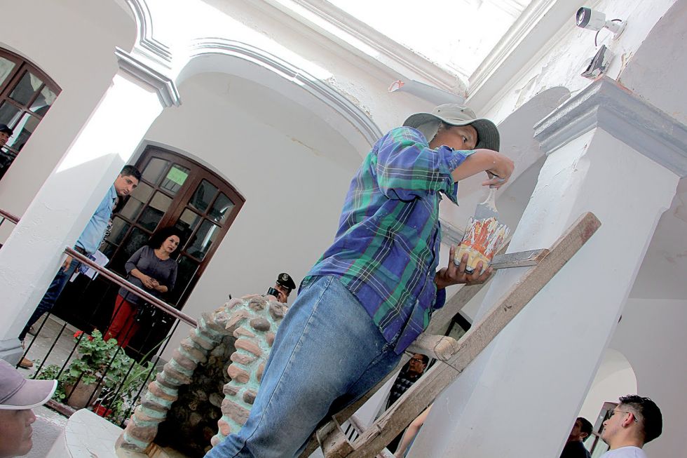 MANTENIMIENTO. La Alcaldía encara refacciones, de pintura en el colegio Mariscal de Ayacucho.