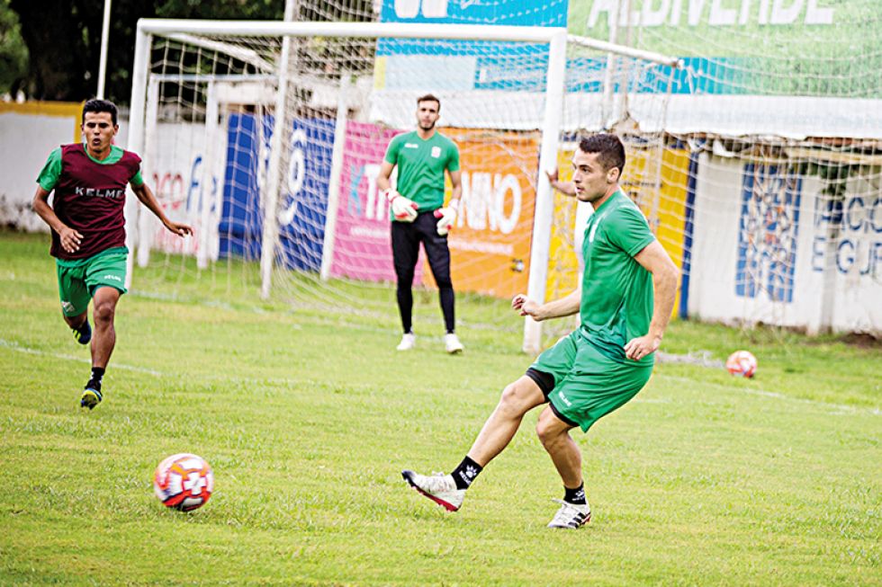 Una práctica del equipo verdolaga con miras al duelo de esta tarde.