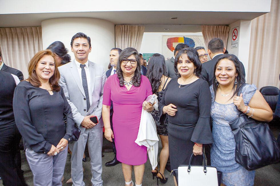 Cintia del Castillo, Pablo Arízaga, Teresa Dalez, Amelia Ruíz y Paola Arízaga