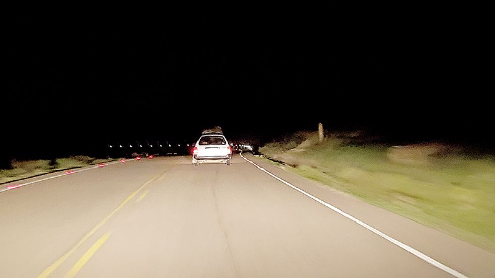 SEGURIDAD. Hay tramos en las carreteras en las que no existe señalización luminosa.